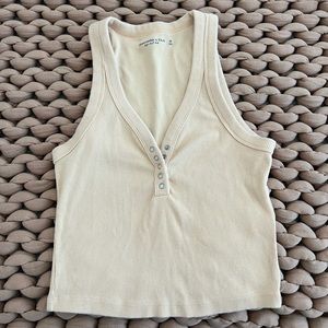 Creamsicle colored tank perfect for summer!